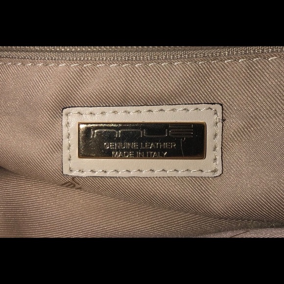 Classic leather handbag. - Picture 8 of 8